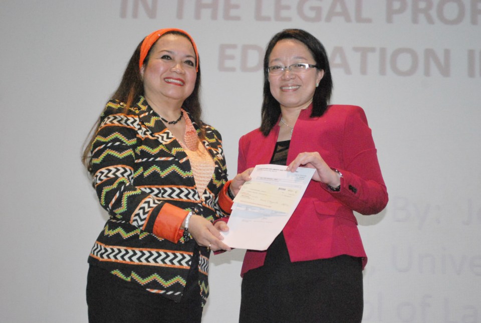 FLP President Evelyn Toledo-Dumdum and USC Dean Joan Largo